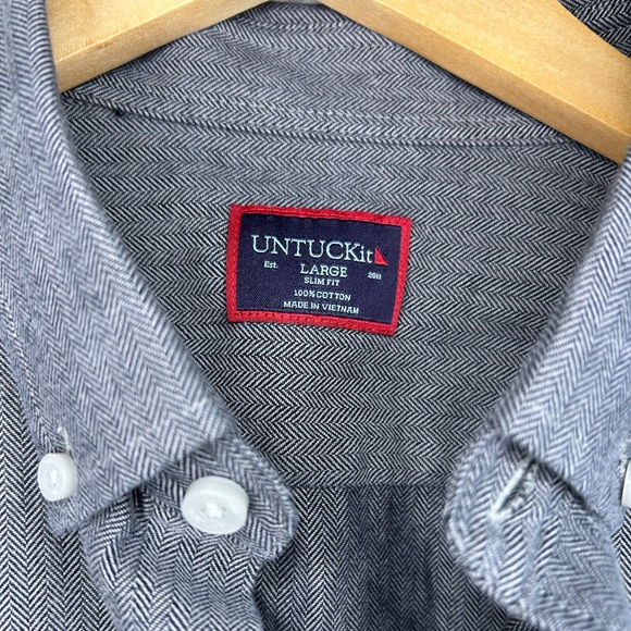 UNTUCKit 100% Cotton Herringbone Shirt - Picture 2 of 4